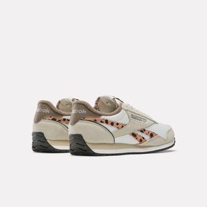 Reebok Classic AZ Sneakers Women’s size 9
